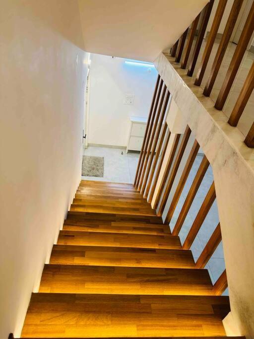 White House Sky View Theatre Villa In Gachibowli Bagian luar foto